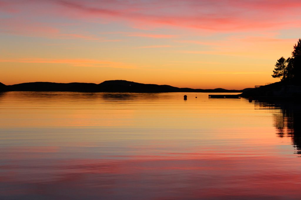 Solnedgang ved havet